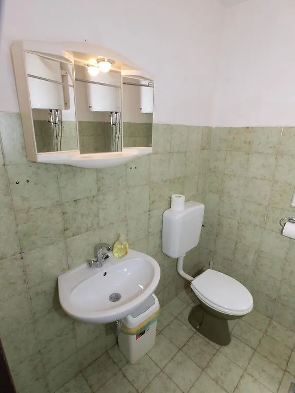 Apartments Rov 722 Medulin