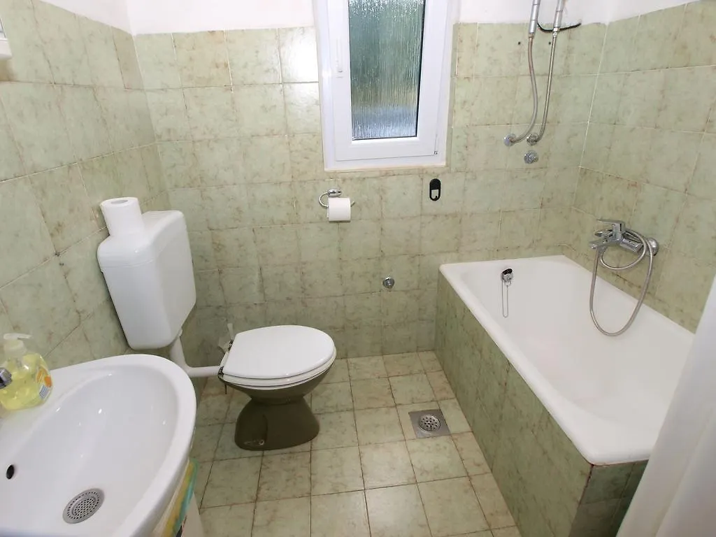 Apartments Rov 722 Medulin