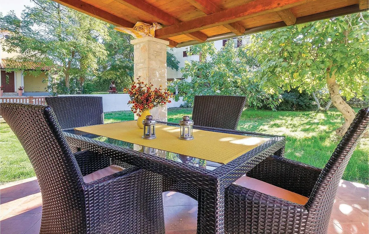 Apartments Rov 722 Medulin 0*,  Croatia